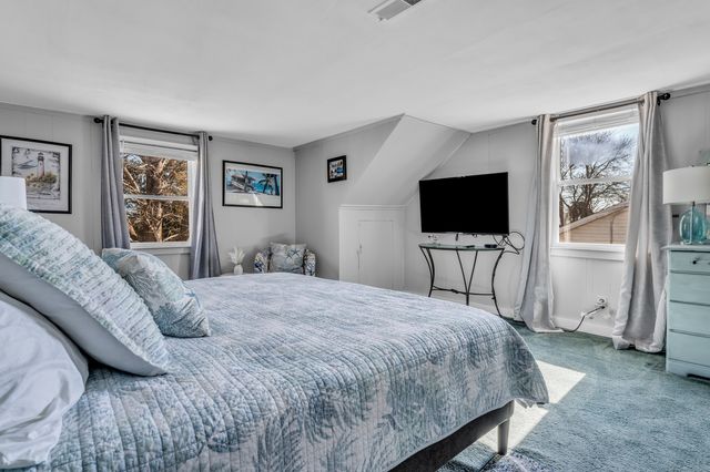 32 Bassett Lane, Madison, CT 06443