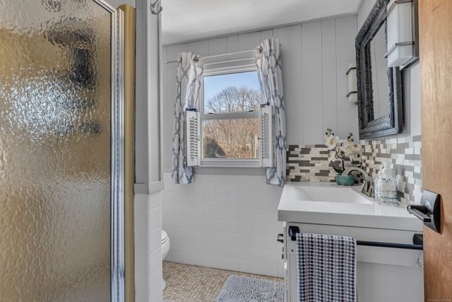 32 Bassett Lane, Madison, CT 06443