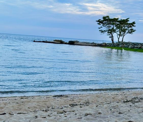 32 Bassett Lane, Madison, CT 06443