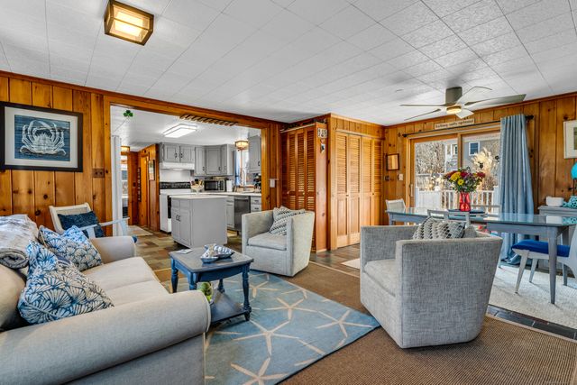 32 Bassett Lane, Madison, CT 06443