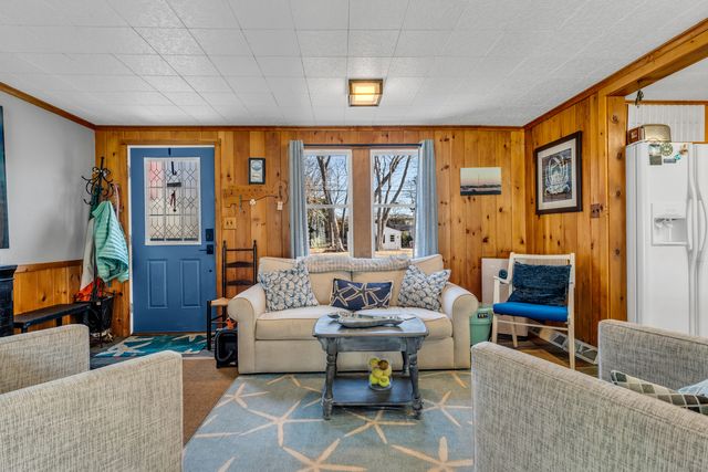 32 Bassett Lane, Madison, CT 06443