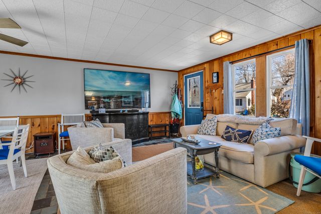 32 Bassett Lane, Madison, CT 06443