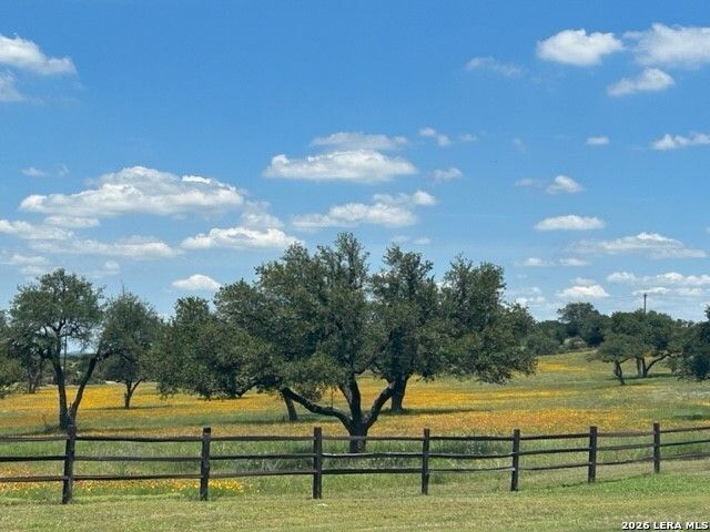 102 Denson Belk, Blanco, TX 78606