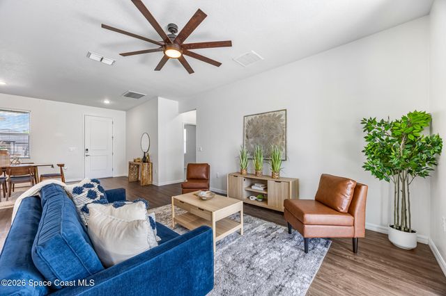 209 Wendover Road SW, Palm Bay, FL 32908