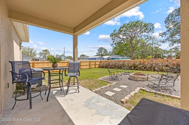 209 Wendover Road SW, Palm Bay, FL 32908