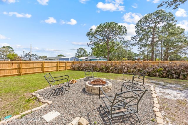 209 Wendover Road SW, Palm Bay, FL 32908