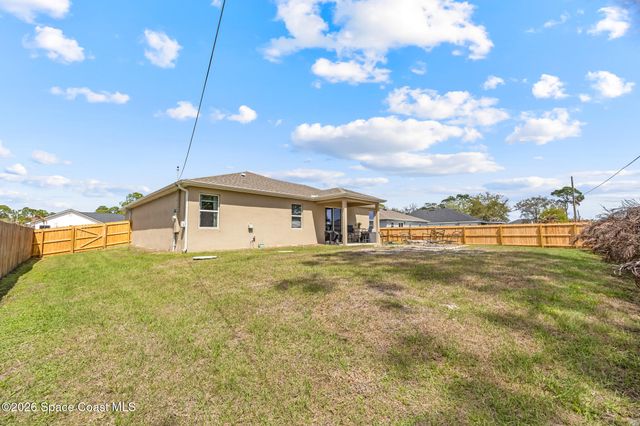 209 Wendover Road SW, Palm Bay, FL 32908