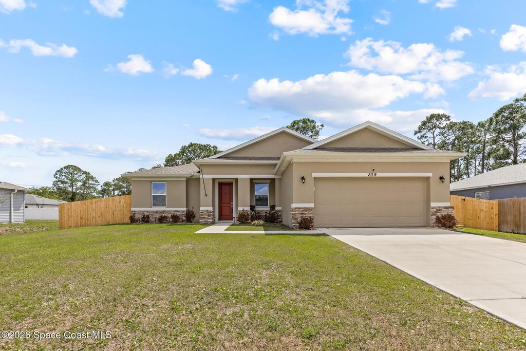 209 Wendover Road SW, Palm Bay, FL 32908