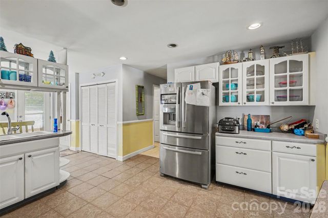 433 Foster Lake Road, Blacksburg, SC 29702
