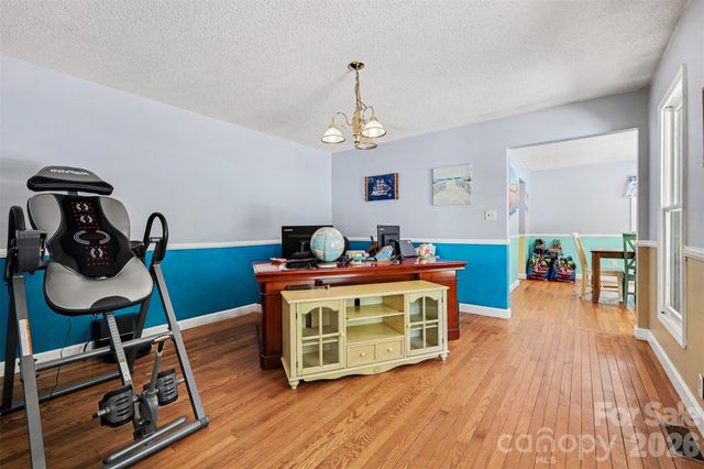 433 Foster Lake Road, Blacksburg, SC 29702