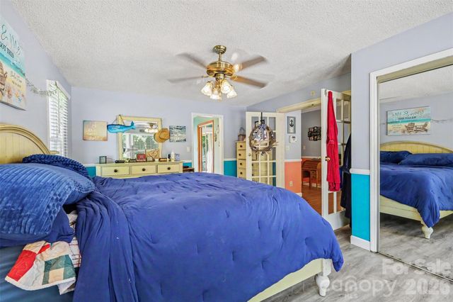 433 Foster Lake Road, Blacksburg, SC 29702