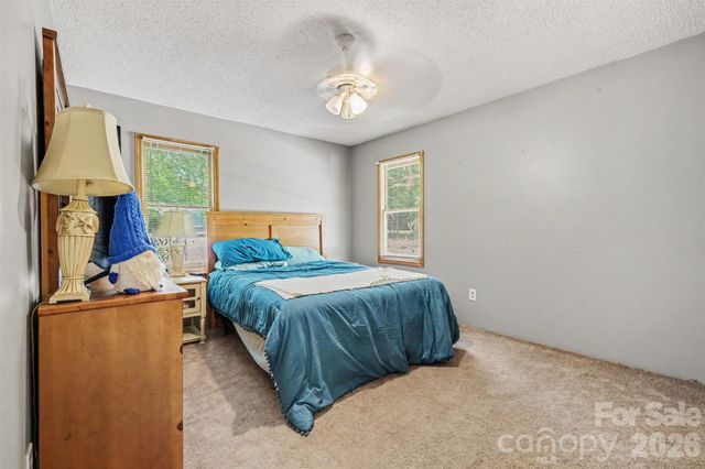 433 Foster Lake Road, Blacksburg, SC 29702