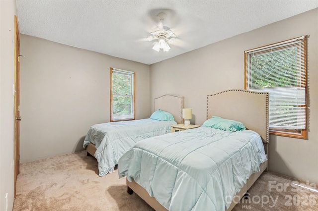 433 Foster Lake Road, Blacksburg, SC 29702