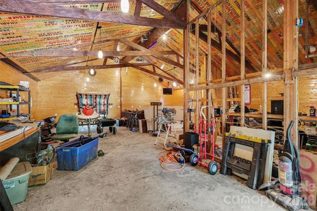 433 Foster Lake Road, Blacksburg, SC 29702