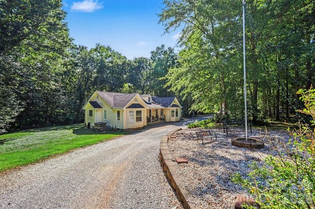 433 Foster Lake Road, Blacksburg, SC 29702