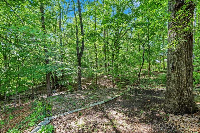 433 Foster Lake Road, Blacksburg, SC 29702