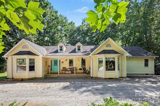 433 Foster Lake Road, Blacksburg, SC 29702