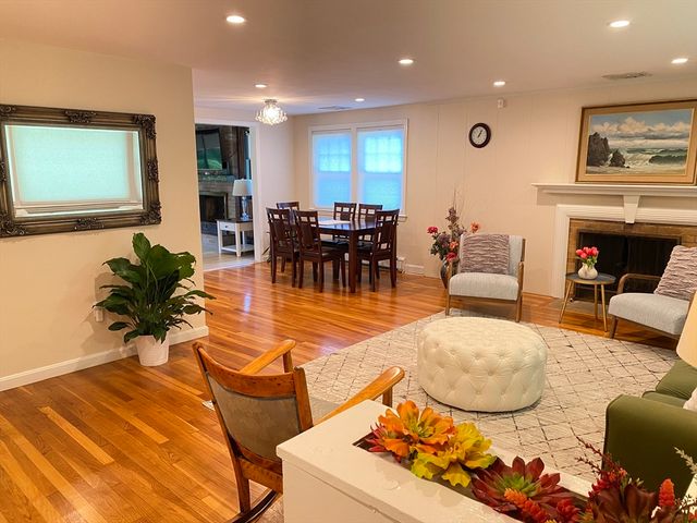 15 Winchester Dr, Lexington, MA 02420