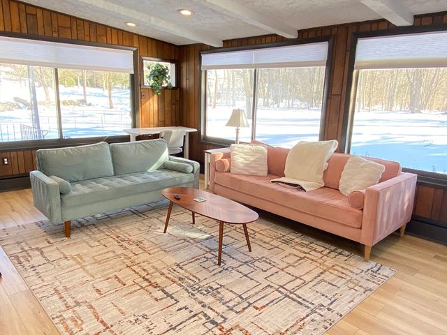 15 Winchester Dr, Lexington, MA 02420