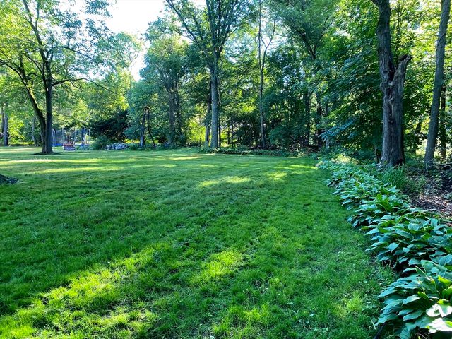 15 Winchester Dr, Lexington, MA 02420