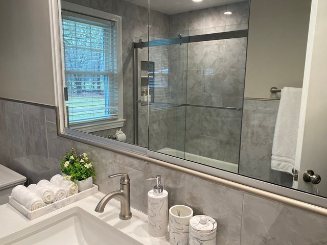 15 Winchester Dr, Lexington, MA 02420