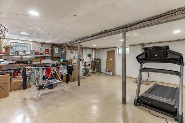 15 Winchester Dr, Lexington, MA 02420