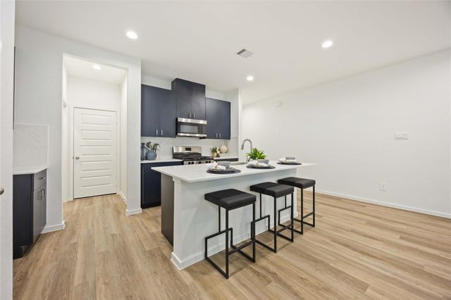 7715 Inwood Hills Lane, Houston, TX 77088