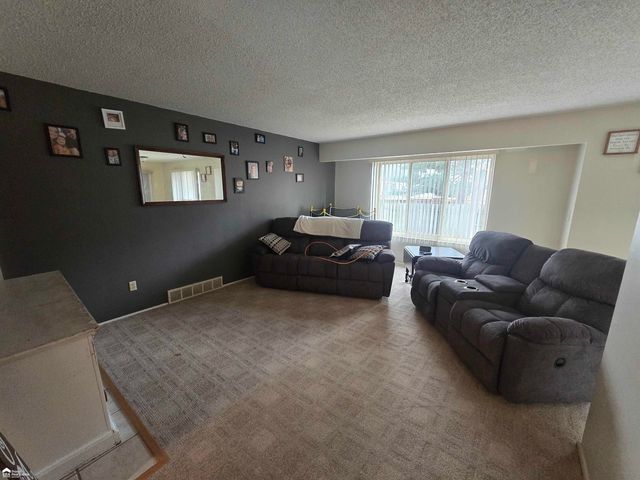 620 Carpenter Road, Flushing, MI 48433