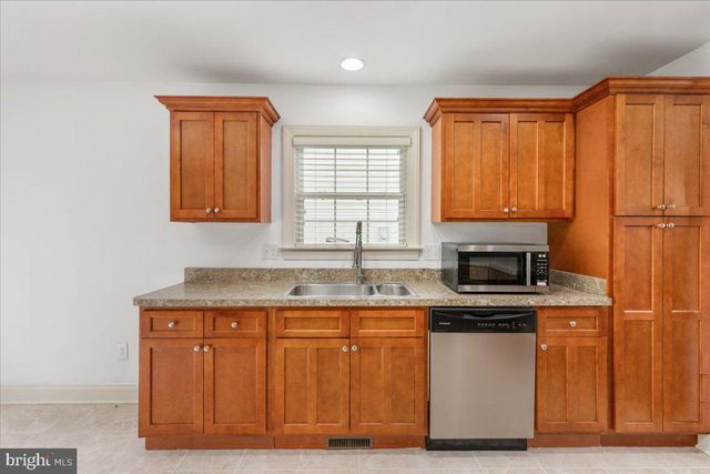 120 HAWK TRL, Winchester, VA 22602