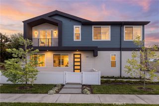547 Bernard Street, Costa Mesa, CA 92627