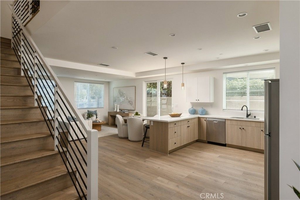 547 Bernard Street, Costa Mesa, CA 92627 — photo 3