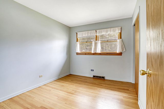 12901 S 70th Court, Palos Heights, IL 60463