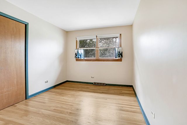12901 S 70th Court, Palos Heights, IL 60463