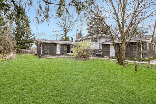 12901 S 70th Court, Palos Heights, IL 60463