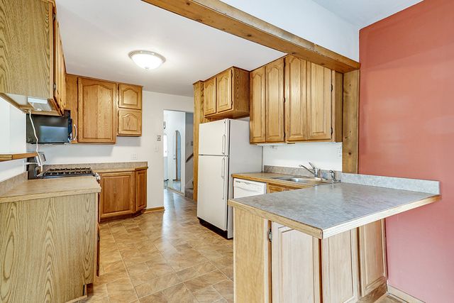 12901 S 70th Court, Palos Heights, IL 60463