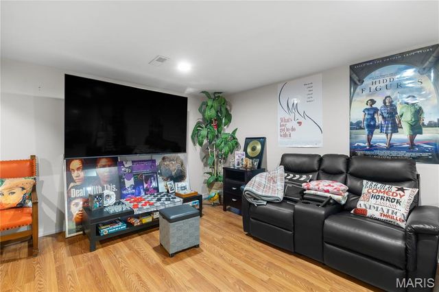 123 Grampian Road, St Louis, MO 63137