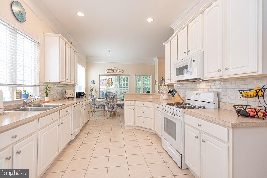 Image 24 of property listing at 1179 OCEAN PKWY, Ocean Pines, MD 21811