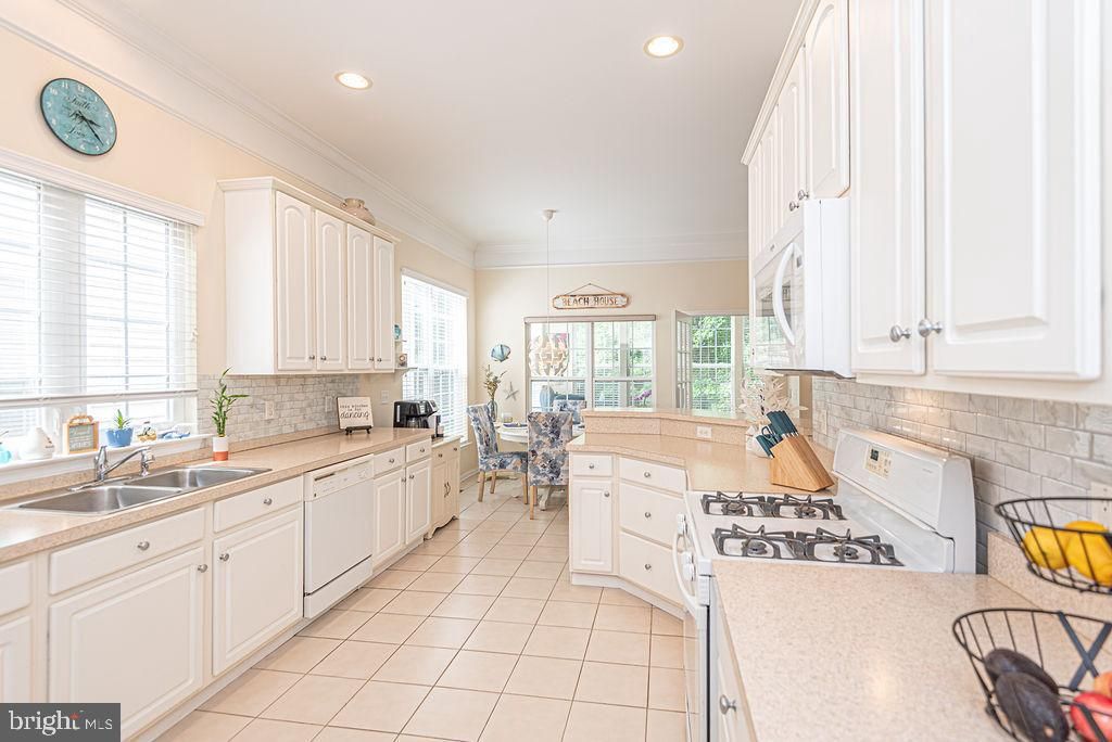 Image 25 of property listing at 1179 OCEAN PKWY, Ocean Pines, MD 21811