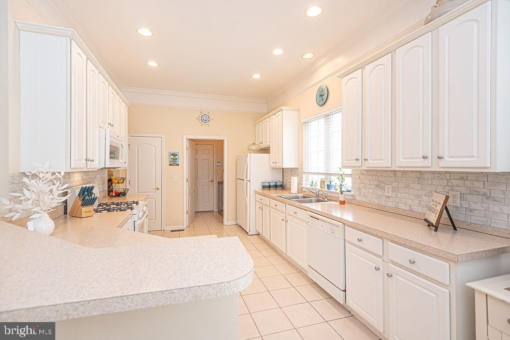 Image 30 of property listing at 1179 OCEAN PKWY, Ocean Pines, MD 21811
