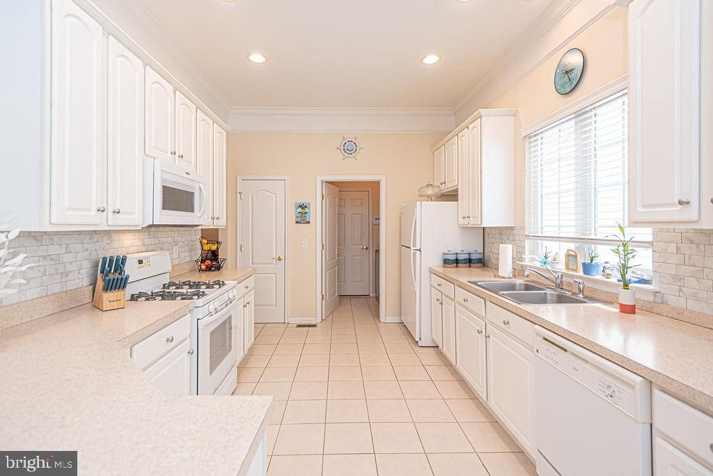 Image 31 of property listing at 1179 OCEAN PKWY, Ocean Pines, MD 21811