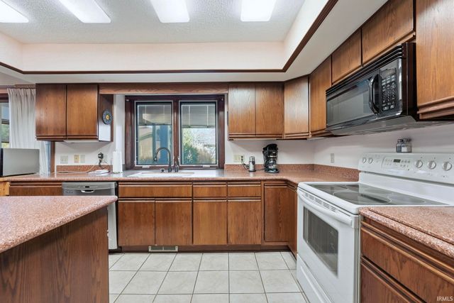 2636 Kingston Point, Fort Wayne, IN 46815