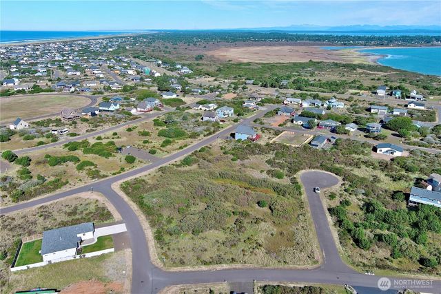 1420 Diamond Head Avenue SW, Ocean Shores, WA 98569