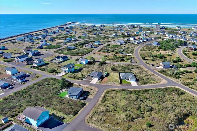 1420 Diamond Head Avenue SW, Ocean Shores, WA 98569