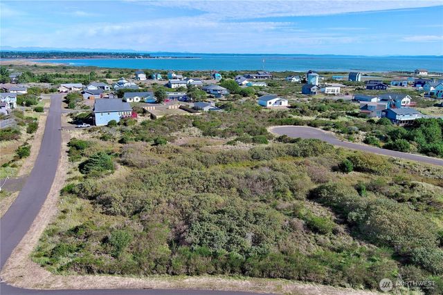 1420 Diamond Head Avenue SW, Ocean Shores, WA 98569