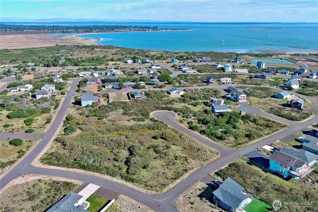 1420 Diamond Head Avenue SW, Ocean Shores, WA 98569