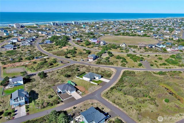 1420 Diamond Head Avenue SW, Ocean Shores, WA 98569