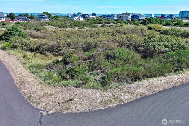 1420 Diamond Head Avenue SW, Ocean Shores, WA 98569