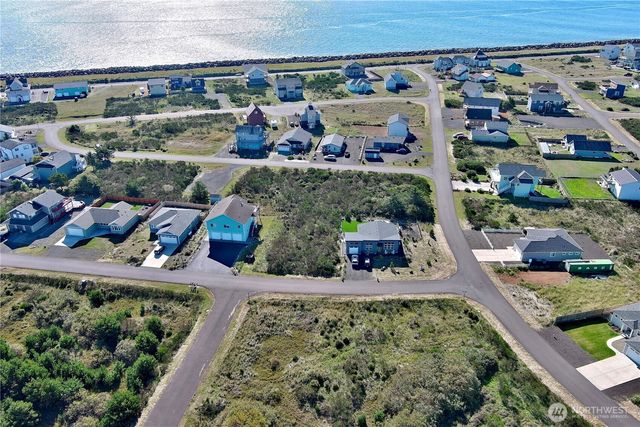 1420 Diamond Head Avenue SW, Ocean Shores, WA 98569