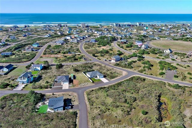 1420 Diamond Head Avenue SW, Ocean Shores, WA 98569