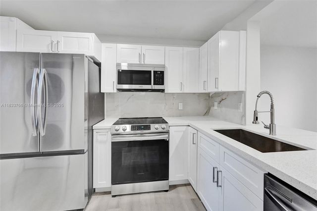 856 NW 47th St 856, Deerfield Beach, FL 33064